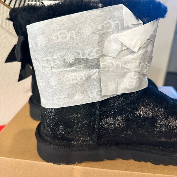 UGG Mini Bailey Bow Glimmer Faux Fur Lined Boot BNIB - Picture 8 of 8